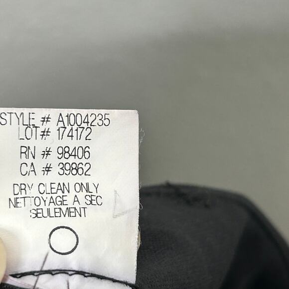 Theory Mini Shorts Women’s Size 2 Black Mid Rise Flat Front Pockets Cotton - Picture 6 of 6